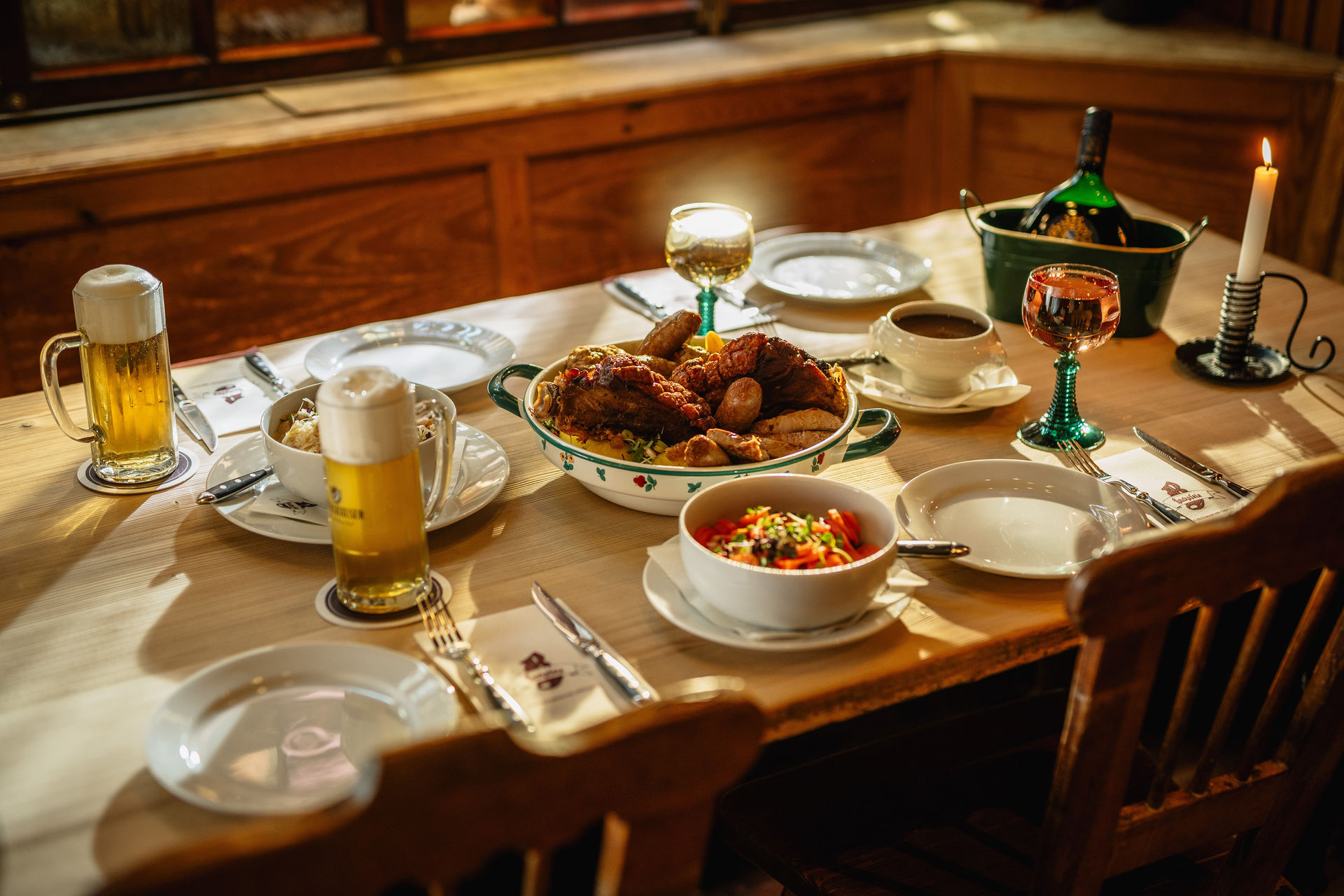 <b>To share at the table</b><br/> For a cozy evening<br/> Our "Backöfele" skillet